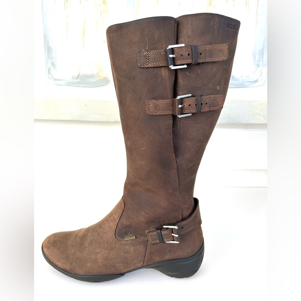 Brand New Nubuck Ecco Women’s Tall Boots Size 8